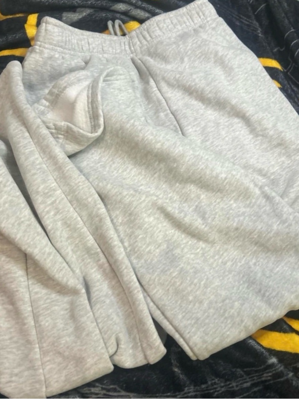 Amazon Men's Heather Light Gray Sweater - Crew Knit